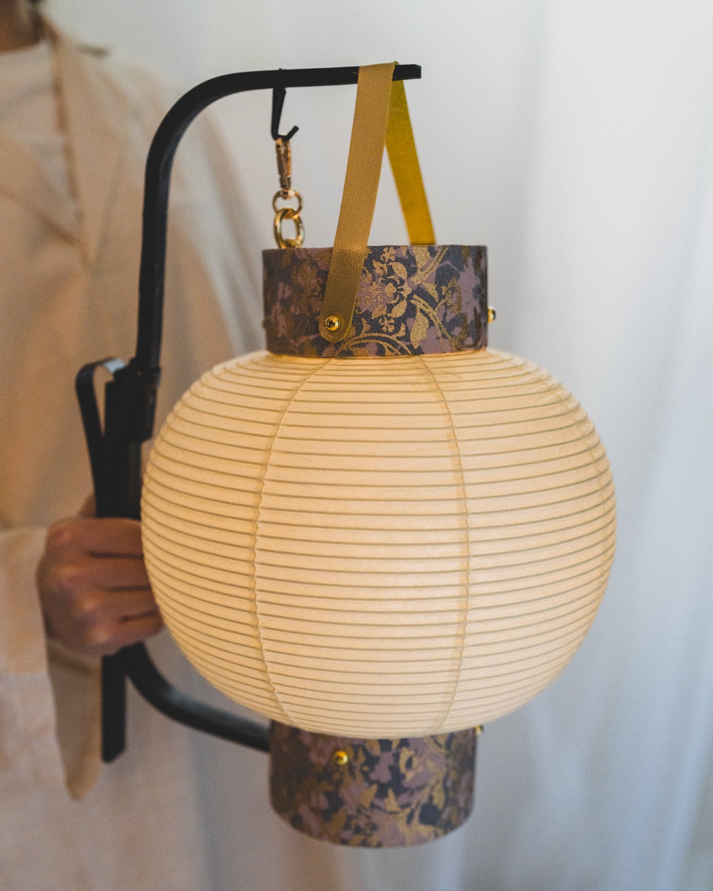 Time-honored Japanese Lanterns(gray pink gold）