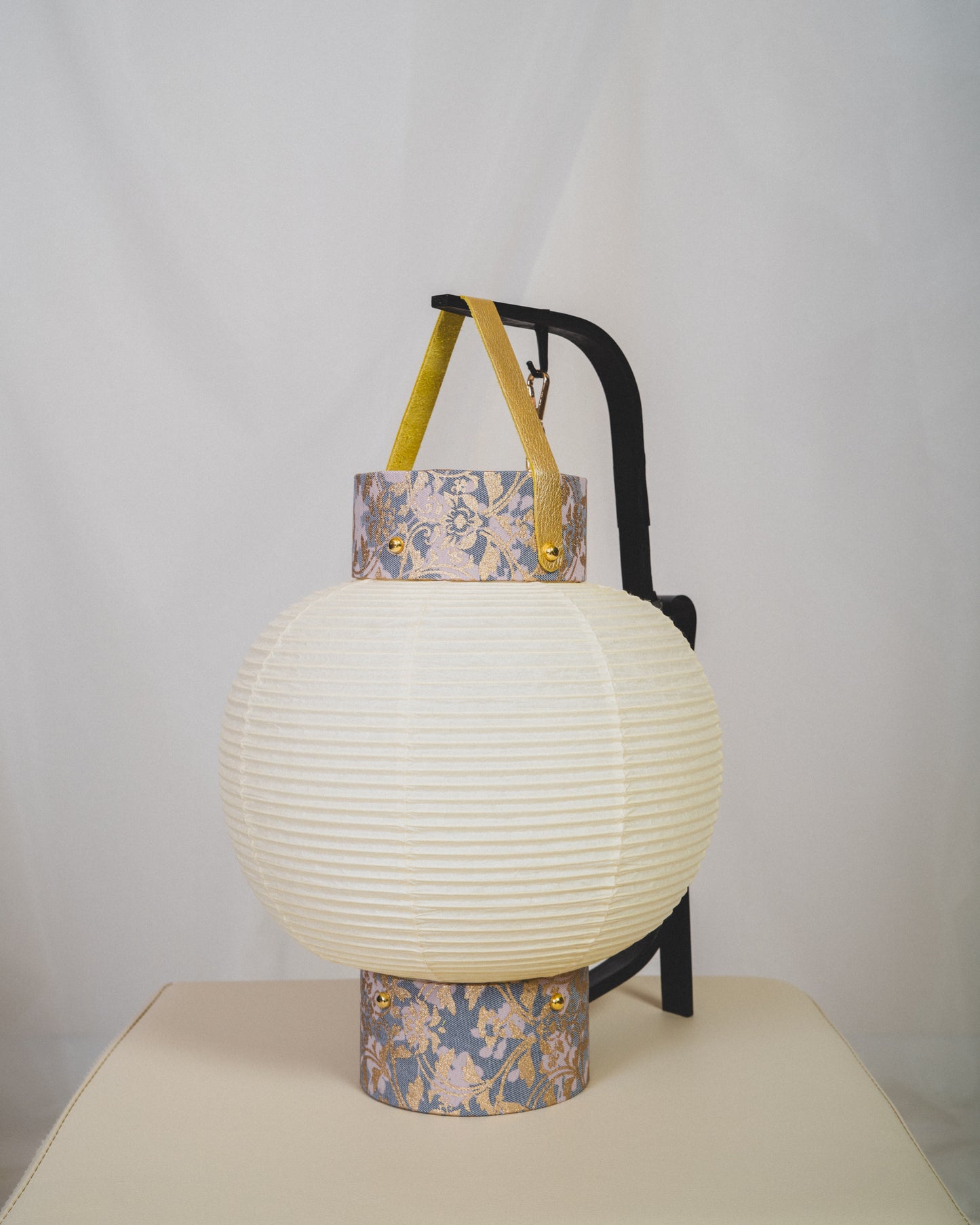 Time-honored Japanese Lanterns(gray pink gold）